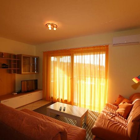 Apartment Dina Silo  Bagian luar foto