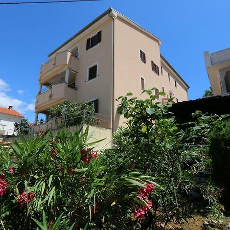 Apartment Dina Silo  Bagian luar foto