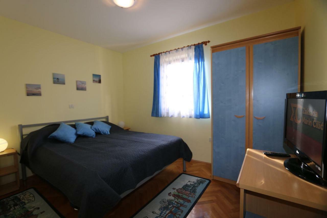 Apartment Dina Silo  Bagian luar foto